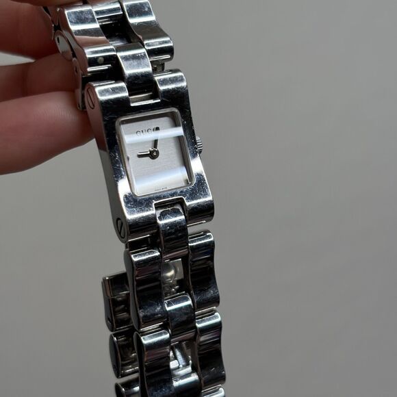 Gucci 2305L Quartz Silver Square Watch - Picture 6 of 9